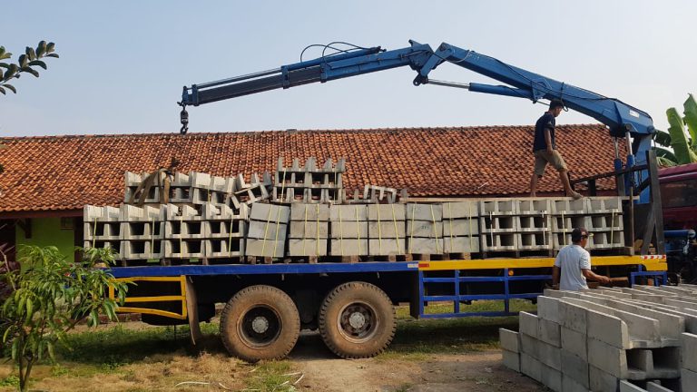 Hibah ‘Cable Trough’ Pondok Pesantren Karawang