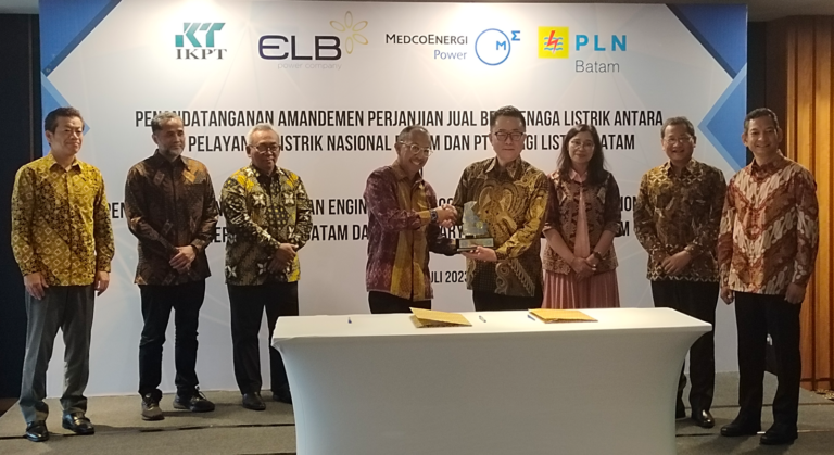 Penandatanganan Kontrak Proyek EPC Tanjung Uncang Add-On CCPP 39 MW Oleh IKPT